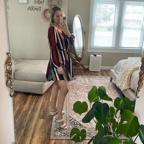 Entro Flowy Dress  - Picture 3 of 8